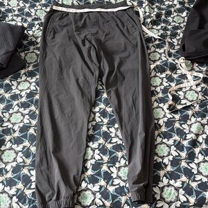 lululemon athletica Men's Black Lightweight Joggers Surge in size S